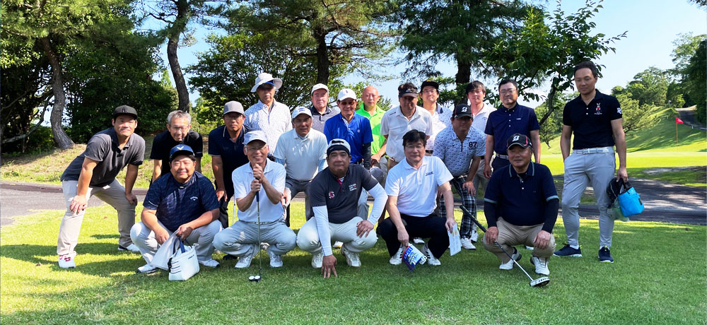 ゴルフコンペ集合写真